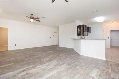 36108 Laguna Hills Circle, Zephyrhills, FL 33541 - Photo 8