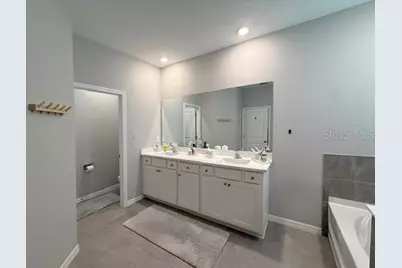 10652 Bridgegate Heights Loop, San Antonio, FL 33576 - Photo 14