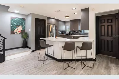 528 Vincinda Crest Way, Tampa, FL 33619 - Photo 2