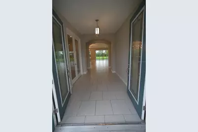 5450 Wayfarer Avenue, Apollo Beach, FL 33572 - Photo 2