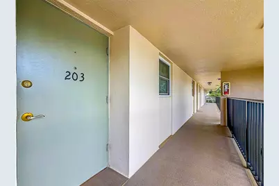 9945 47th Avenue N #203, Saint Petersburg, FL 33708 - Photo 4