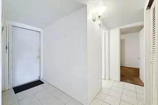 9945 47th Ave N, Saint Petersburg, FL 33708 - Photo 8
