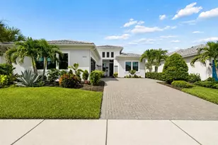 9005 Bernini Pl, Sarasota, FL 34240 - Photo 2