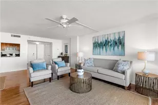 400 Island Way, Clearwater Beach, FL 33767 - Photo 6