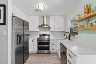 4185 Whiting Dr SE, Saint Petersburg, FL 33705 - Photo 12