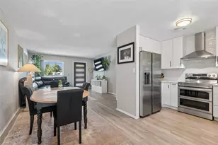 4185 Whiting Dr SE, Saint Petersburg, FL 33705 - Photo 10
