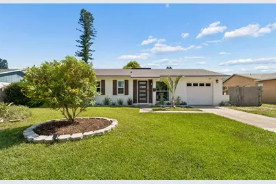 4185 Whiting Drive SE, Saint Petersburg, FL 33705 - Photo 2
