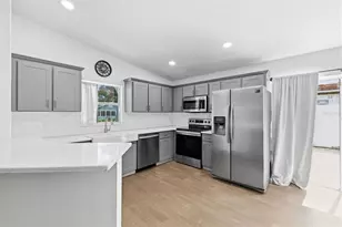 213 E Cluster Ave, Tampa, FL 33604 - Photo 2