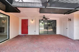 15217 W Pond Woods Dr, Tampa, FL 33618 - Photo 46
