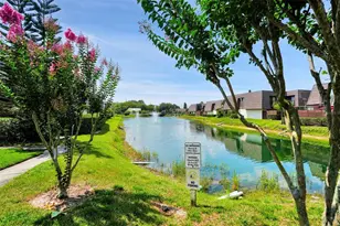 15217 W Pond Woods Dr, Tampa, FL 33618 - Photo 52