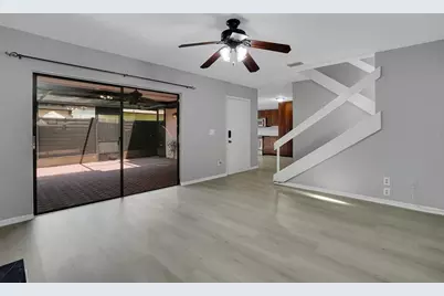 15217 W Pond Woods Drive, Tampa, FL 33618 - Photo 6