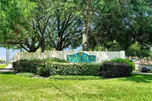 15217 W Pond Woods Dr, Tampa, FL 33618 - Photo 2