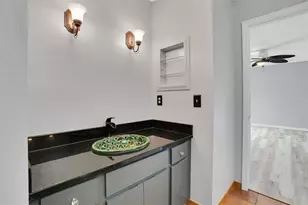 15217 W Pond Woods Dr, Tampa, FL 33618 - Photo 28