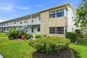 5895 18th St N, Saint Petersburg, FL 33714 - Photo 1