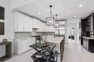138 175th Ave E, Redington Shores, FL 33708 - Photo 10