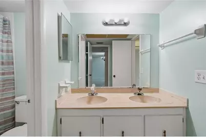 4900 38th Way S #404, Saint Petersburg, FL 33711 - Photo 8