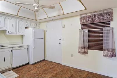 4900 38th Way S #404, Saint Petersburg, FL 33711 - Photo 12