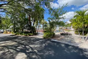 4851 W Gandy Blvd, Tampa, FL 33611 - Photo 16
