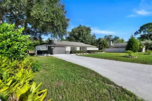 207 Dunbridge Dr, Palm Harbor, FL 34684 - Photo 2