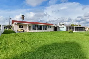 4044 Headsail Dr, New Port Richey, FL 34652 - Photo 24