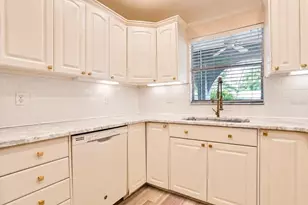 510 Palmer Cir, Palm Harbor, FL 34685 - Photo 14