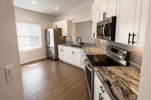 1712 Erin Brooke Dr, Valrico, FL 33594 - Photo 2