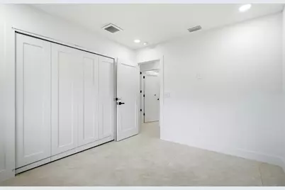 8316 W Forest Circle, Tampa, FL 33615 - Photo 36
