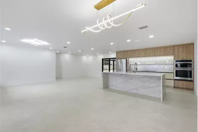8316 W Forest Circle, Tampa, FL 33615 - Photo 14