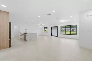 8316 W Forest Cir, Tampa, FL 33615 - Photo 16