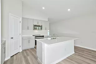 15204 Maude Landing Loop, Wimauma, FL 33598 - Photo 2