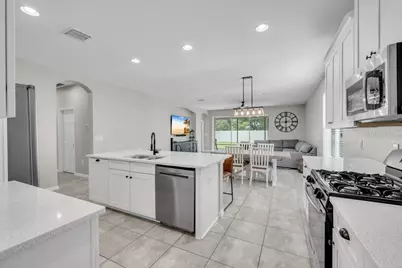 17651 Bright Wheat Drive, Lithia, FL 33547 - Photo 10