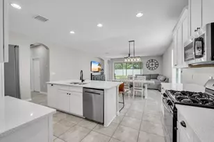 17651 Bright Wheat Dr, Lithia, FL 33547 - Photo 10
