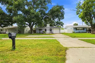 1680 Pinehurst Rd, Dunedin, FL 34698 - Photo 2