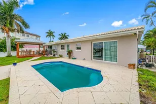 530 79th St S, Saint Petersburg, FL 33707 - Photo 4