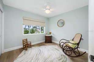 530 79th St S, Saint Petersburg, FL 33707 - Photo 24