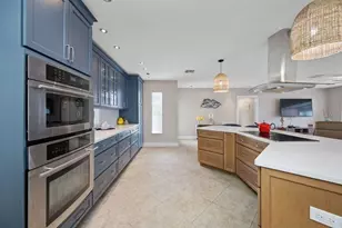 530 79th St S, Saint Petersburg, FL 33707 - Photo 12
