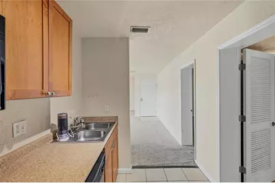 151 Seahorse Drive SE #B, Saint Petersburg, FL 33705 - Photo 10
