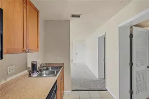 151 Sea Horse Dr SE, Saint Petersburg, FL 33705 - Photo 10