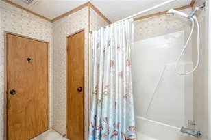 6821 Americana Dr NE, Saint Petersburg, FL 33702 - Photo 24