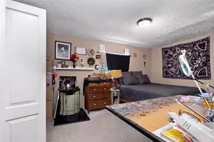 9406 N Hartts Dr, Tampa, FL 33617 - Photo 36