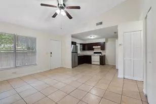9406 N Hartts Dr, Tampa, FL 33617 - Photo 18