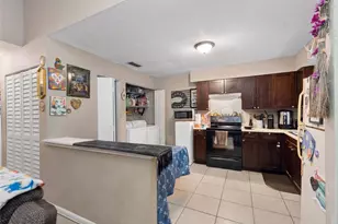 9406 N Hartts Dr, Tampa, FL 33617 - Photo 32
