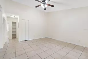 9406 N Hartts Dr, Tampa, FL 33617 - Photo 16