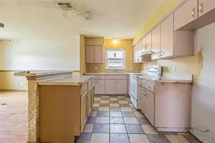 5512 20th St, Zephyrhills, FL 33542 - Photo 14