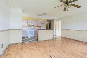 5512 20th St, Zephyrhills, FL 33542 - Photo 18