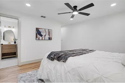 11928 Temple Ct, Seminole, FL 33772 - Photo 20