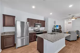 34820 Daisy Meadow Loop, Zephyrhills, FL 33541 - Photo 8