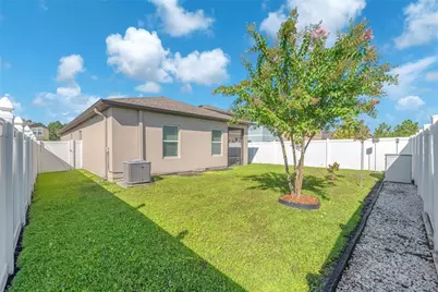 34820 Daisy Meadow Loop, Zephyrhills, FL 33541 - Photo 22