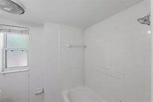 3030 1/2 5th St N, Saint Petersburg, FL 33704 - Photo 4