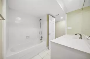 4141 Bayshore Blvd, Tampa, FL 33611 - Photo 18